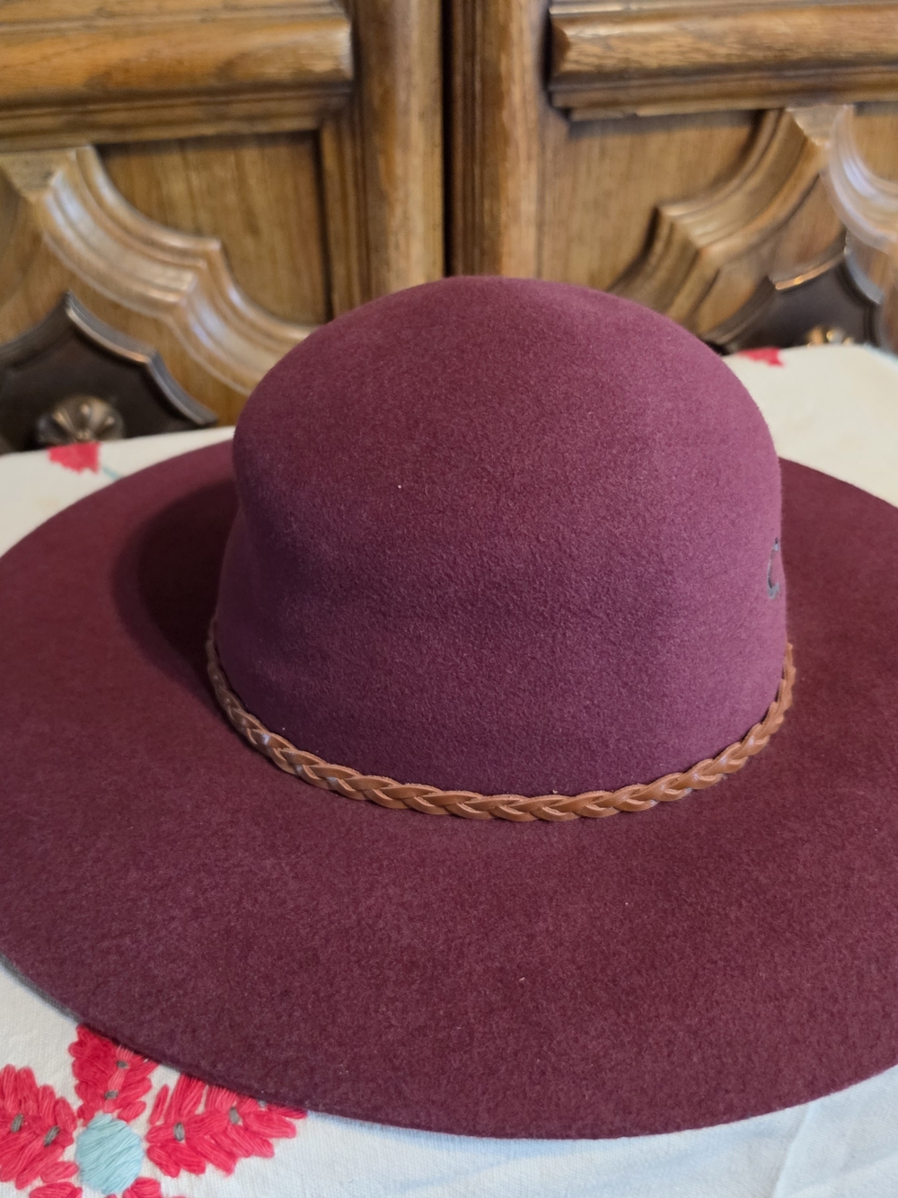 Brimmed Burgundy Women's Wool Hat with Braided Band - Picture 3 of 6